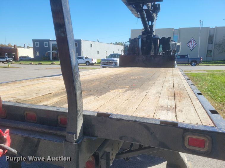 image for item DQ3735 1996 GMC Topkick C6500 crane truck