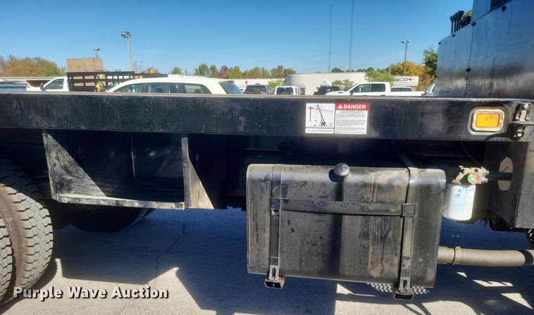 image for item DQ3735 1996 GMC Topkick C6500 crane truck