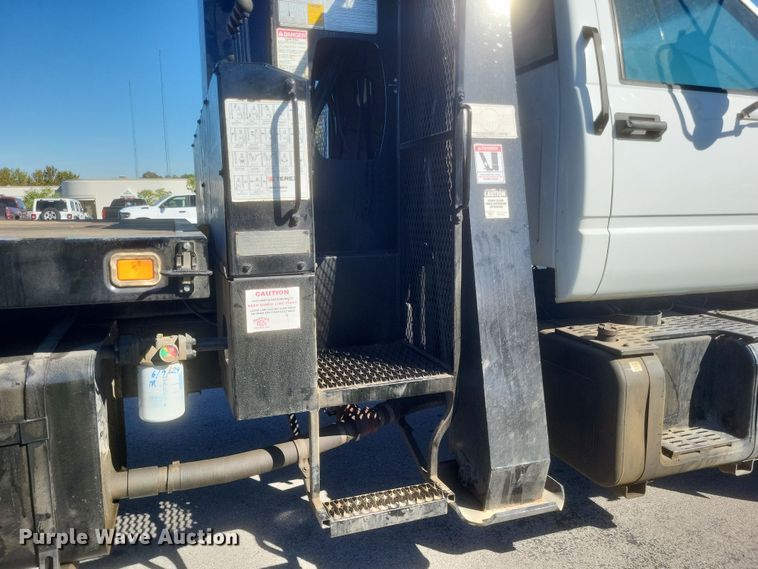 image for item DQ3735 1996 GMC Topkick C6500 crane truck