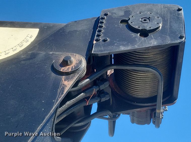 image for item DQ3735 1996 GMC Topkick C6500 crane truck