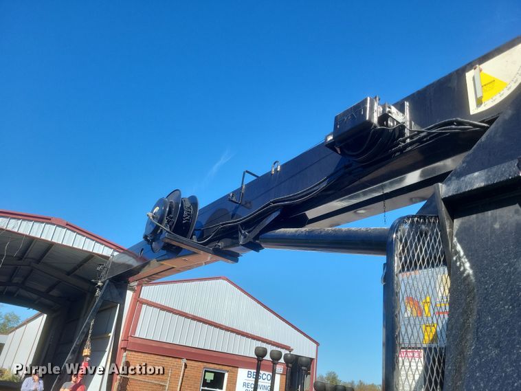 image for item DQ3735 1996 GMC Topkick C6500 crane truck