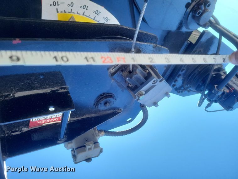 image for item DQ3735 1996 GMC Topkick C6500 crane truck