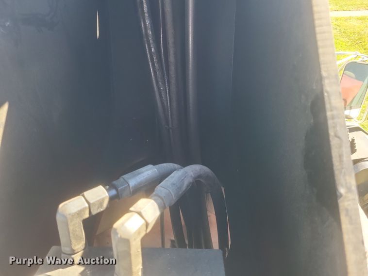 image for item DQ3735 1996 GMC Topkick C6500 crane truck