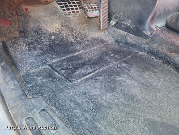 image for item DQ3735 1996 GMC Topkick C6500 crane truck