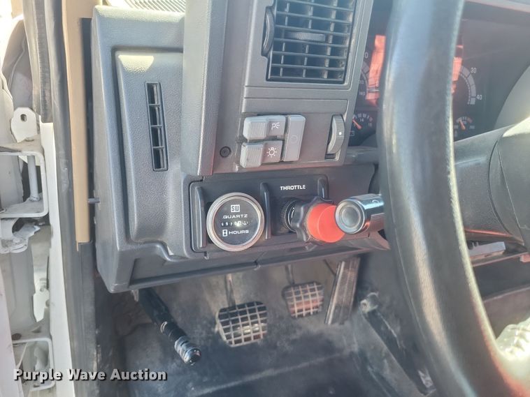 image for item DQ3735 1996 GMC Topkick C6500 crane truck