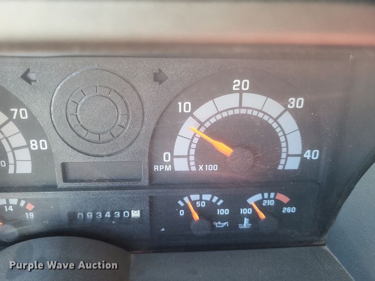 image for item DQ3735 1996 GMC Topkick C6500 crane truck