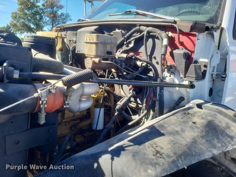 image for item DQ3735 1996 GMC Topkick C6500 crane truck