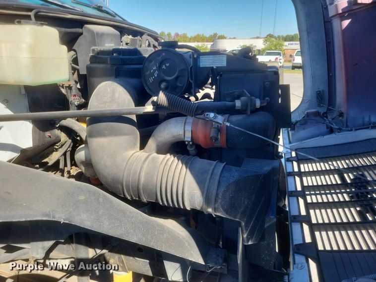 image for item DQ3735 1996 GMC Topkick C6500 crane truck