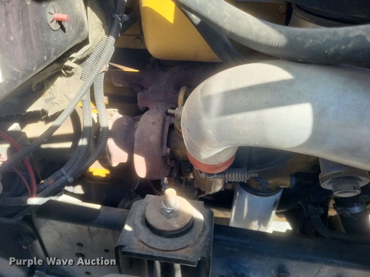 image for item DQ3735 1996 GMC Topkick C6500 crane truck