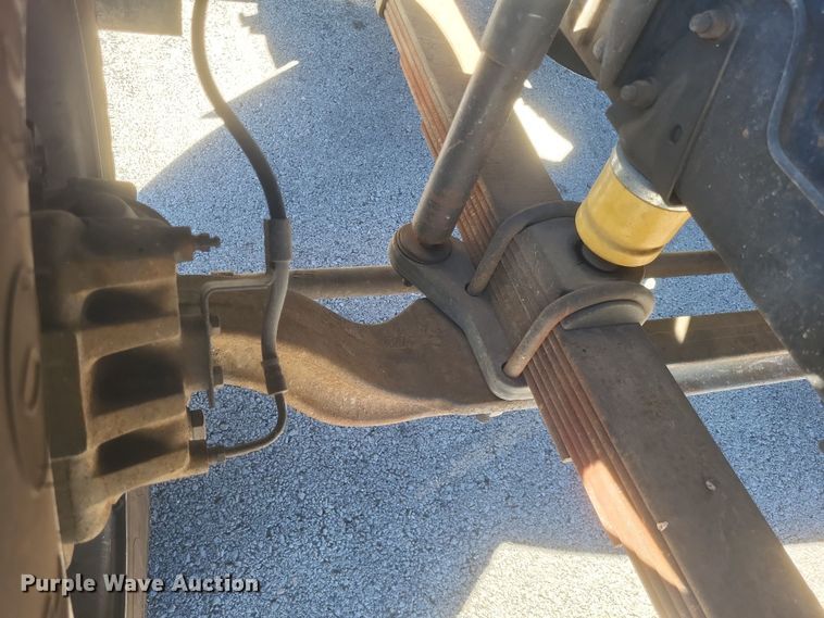 image for item DQ3735 1996 GMC Topkick C6500 crane truck