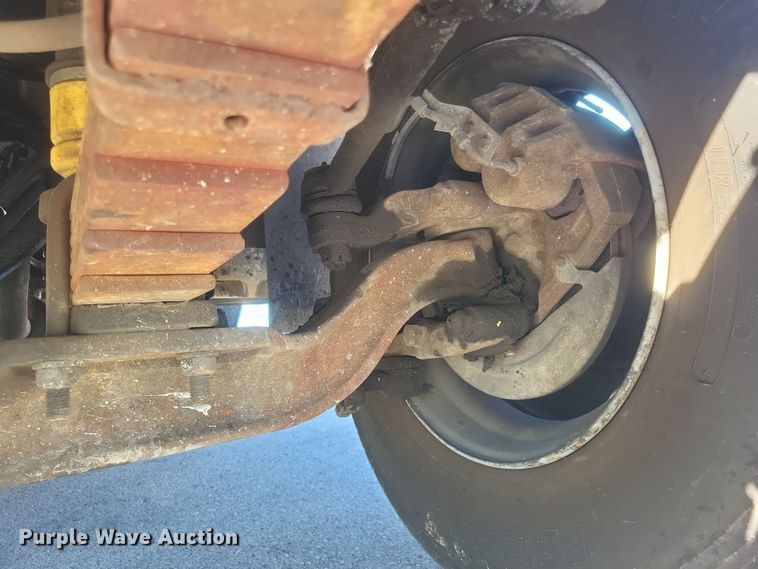 image for item DQ3735 1996 GMC Topkick C6500 crane truck