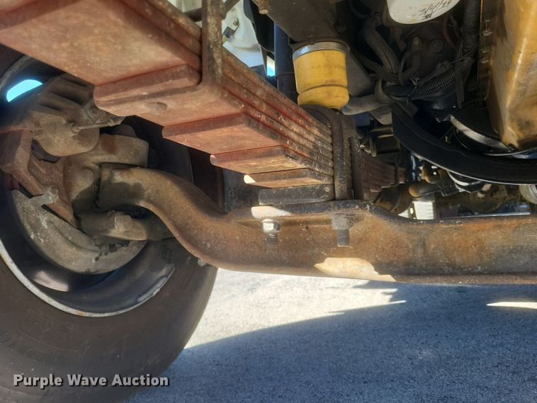 image for item DQ3735 1996 GMC Topkick C6500 crane truck