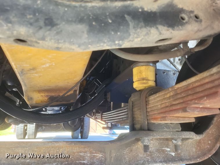 image for item DQ3735 1996 GMC Topkick C6500 crane truck