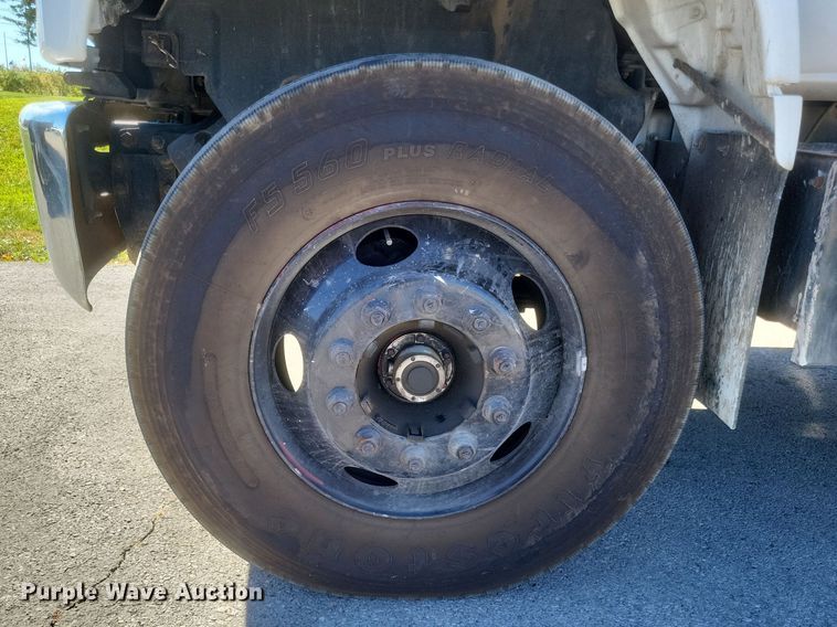 image for item DQ3735 1996 GMC Topkick C6500 crane truck