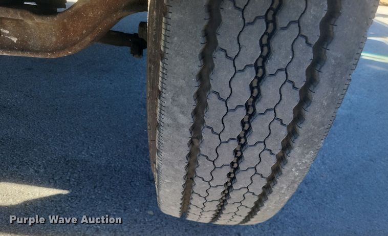 image for item DQ3735 1996 GMC Topkick C6500 crane truck