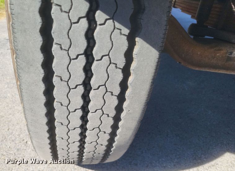 image for item DQ3735 1996 GMC Topkick C6500 crane truck