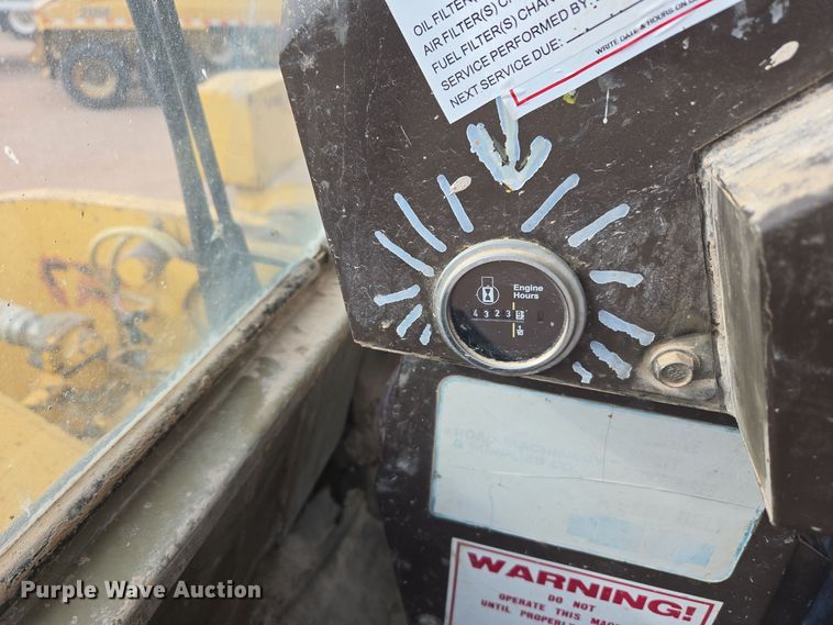 image for item DQ6203 1992 Komatsu WA500-1L wheel loader