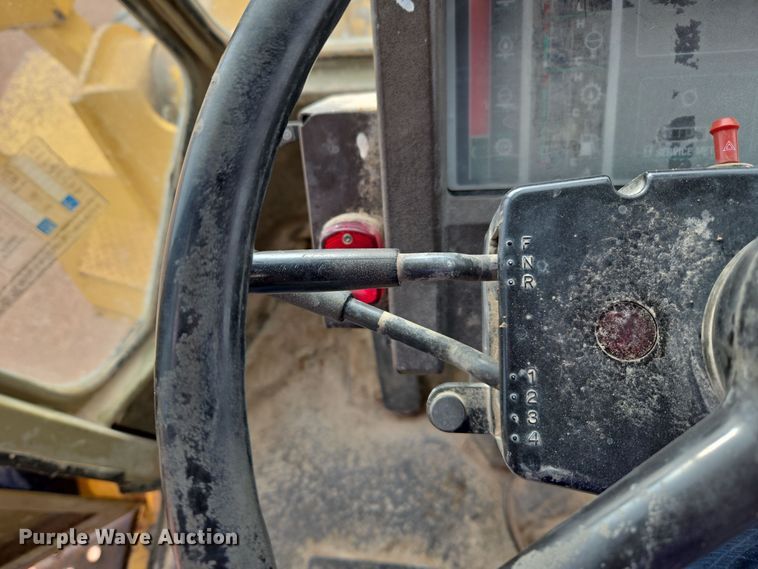 image for item DQ6203 1992 Komatsu WA500-1L wheel loader