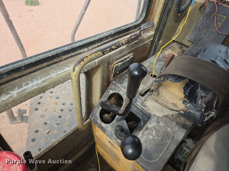 image for item DQ6203 1992 Komatsu WA500-1L wheel loader