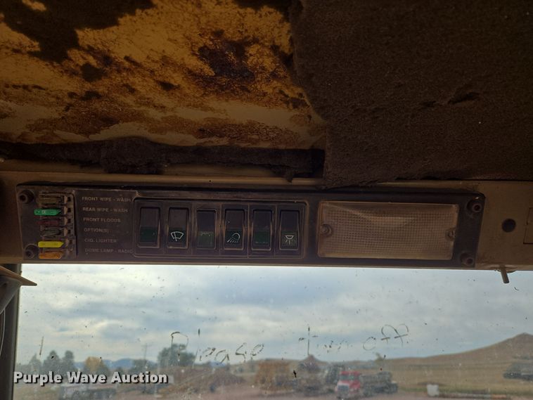 image for item DQ6203 1992 Komatsu WA500-1L wheel loader