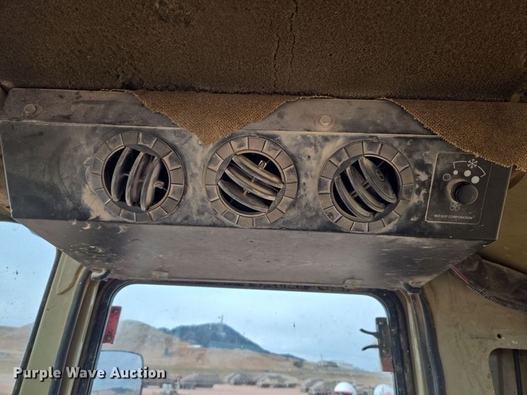 image for item DQ6203 1992 Komatsu WA500-1L wheel loader