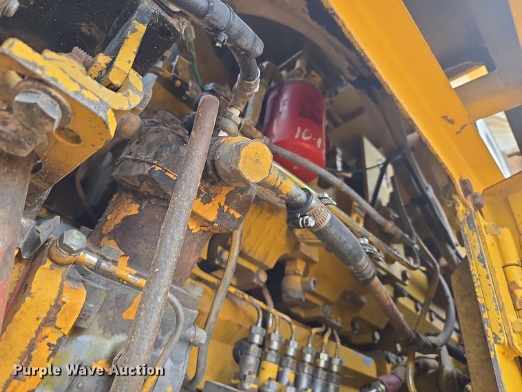 image for item DQ6203 1992 Komatsu WA500-1L wheel loader