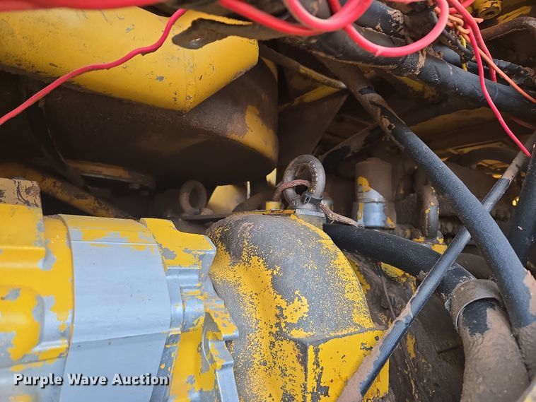 image for item DQ6203 1992 Komatsu WA500-1L wheel loader