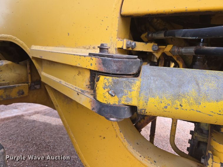 image for item DQ6203 1992 Komatsu WA500-1L wheel loader