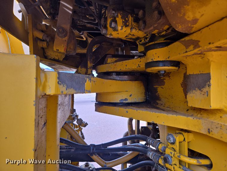 image for item DQ6203 1992 Komatsu WA500-1L wheel loader