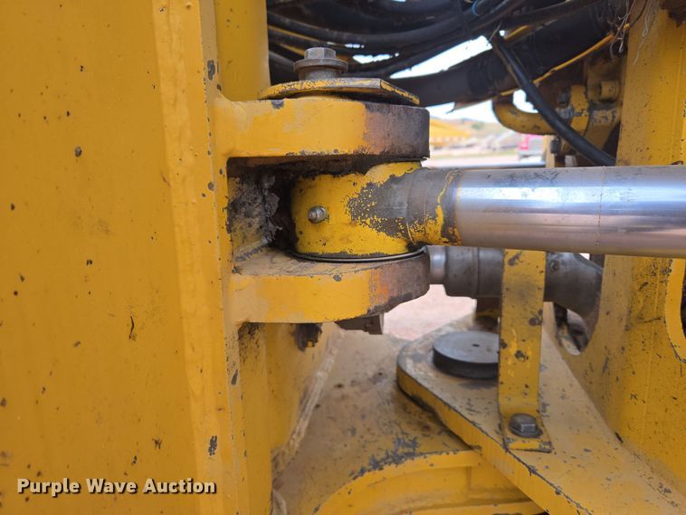 image for item DQ6203 1992 Komatsu WA500-1L wheel loader