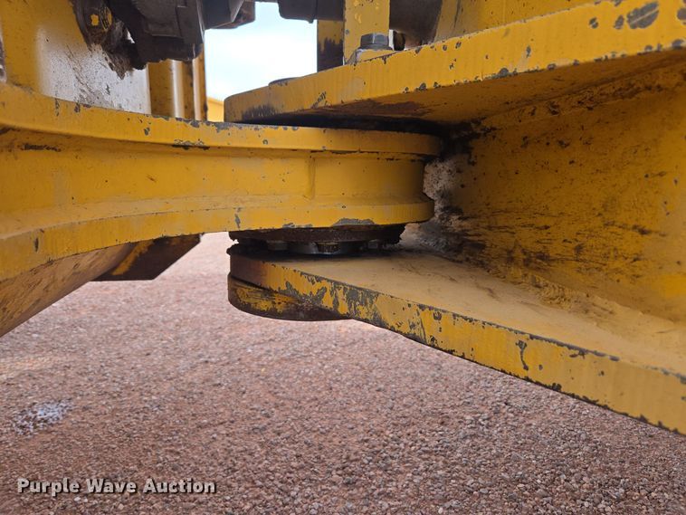 image for item DQ6203 1992 Komatsu WA500-1L wheel loader