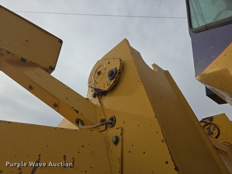 image for item DQ6203 1992 Komatsu WA500-1L wheel loader