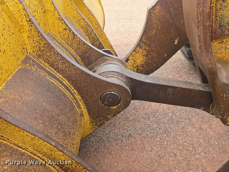 image for item DQ6203 1992 Komatsu WA500-1L wheel loader