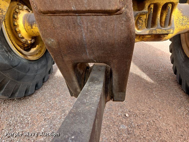 image for item DQ6203 1992 Komatsu WA500-1L wheel loader