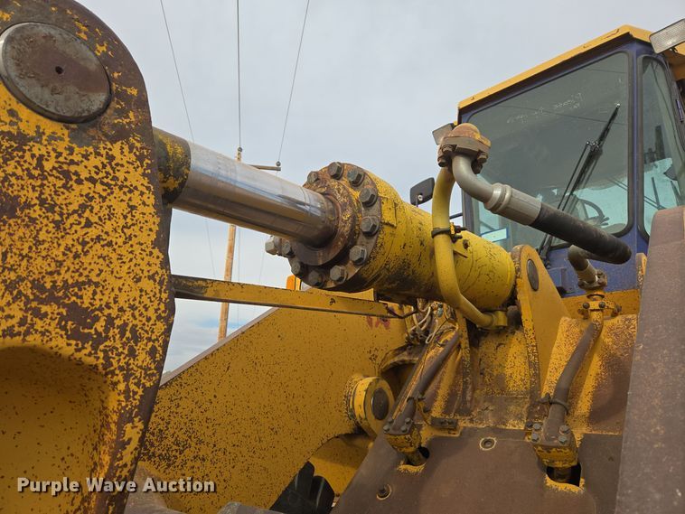 image for item DQ6203 1992 Komatsu WA500-1L wheel loader