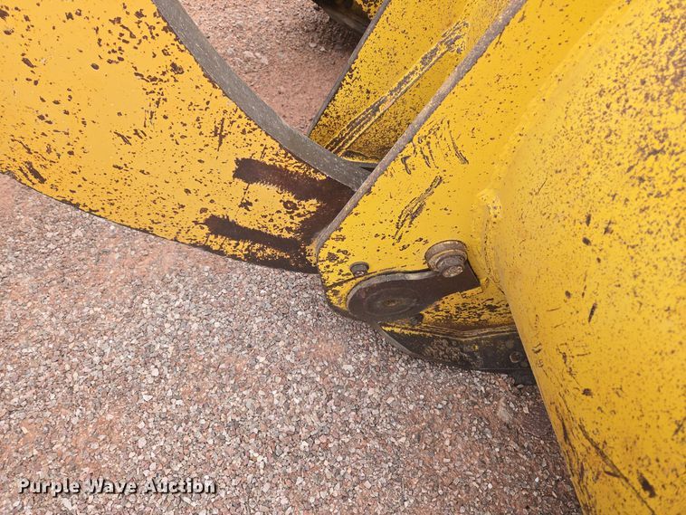 image for item DQ6203 1992 Komatsu WA500-1L wheel loader