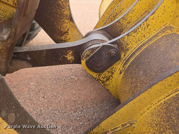 image for item DQ6203 1992 Komatsu WA500-1L wheel loader