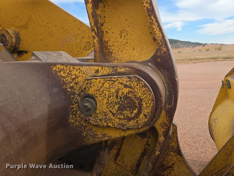 image for item DQ6203 1992 Komatsu WA500-1L wheel loader