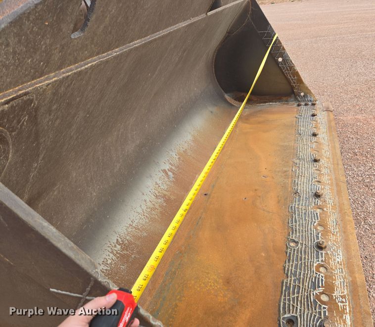 image for item DQ6203 1992 Komatsu WA500-1L wheel loader