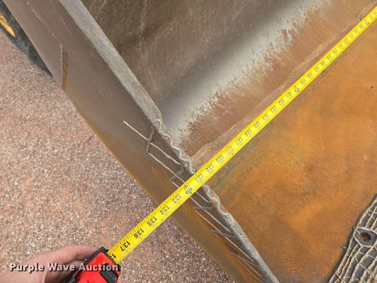 image for item DQ6203 1992 Komatsu WA500-1L wheel loader