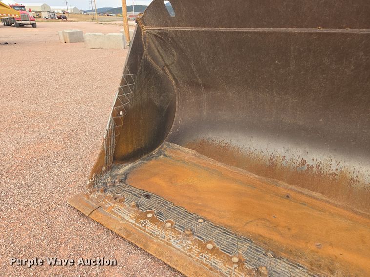 image for item DQ6203 1992 Komatsu WA500-1L wheel loader