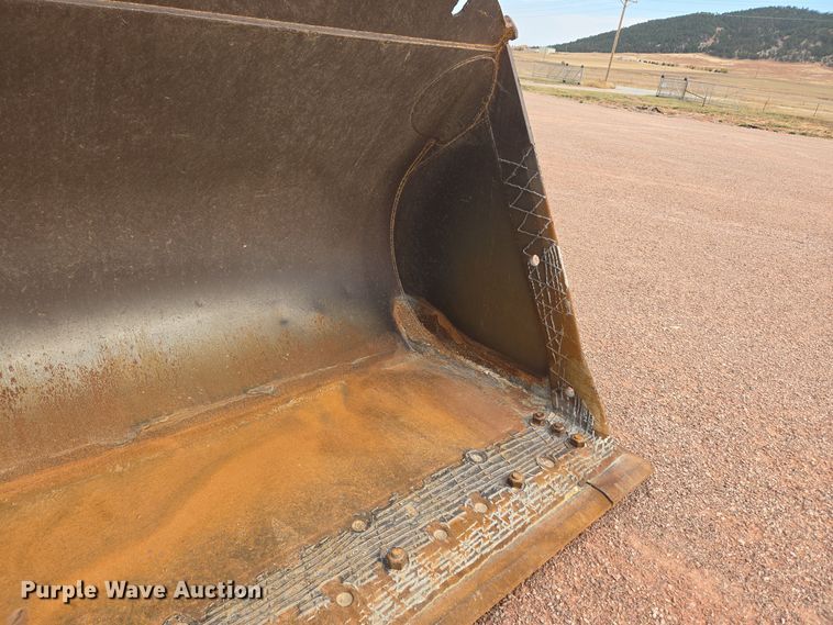 image for item DQ6203 1992 Komatsu WA500-1L wheel loader