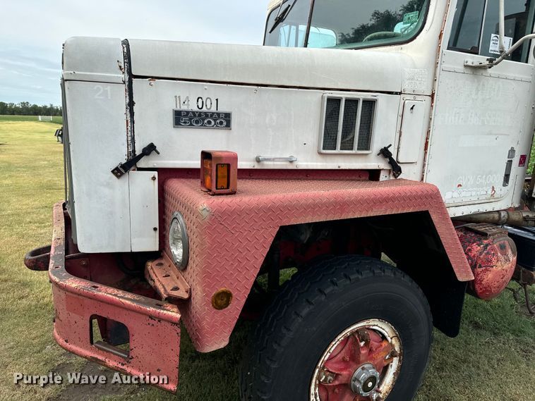 image for item DQ6858 1978 International F5070 truck cab and chassis