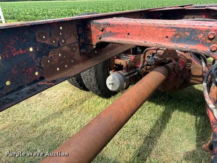 image for item DQ6858 1978 International F5070 truck cab and chassis