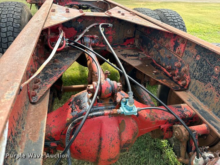 image for item DQ6858 1978 International F5070 truck cab and chassis