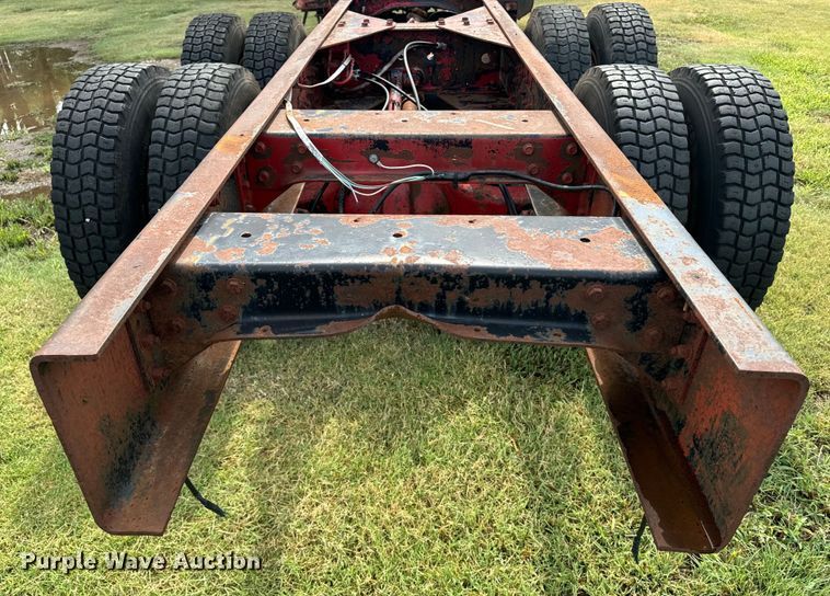 image for item DQ6858 1978 International F5070 truck cab and chassis