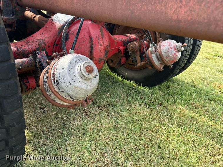 image for item DQ6858 1978 International F5070 truck cab and chassis