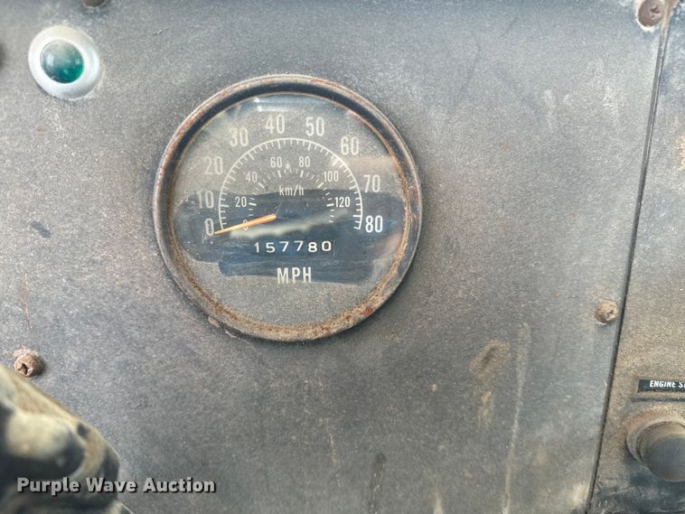 image for item DQ6858 1978 International F5070 truck cab and chassis