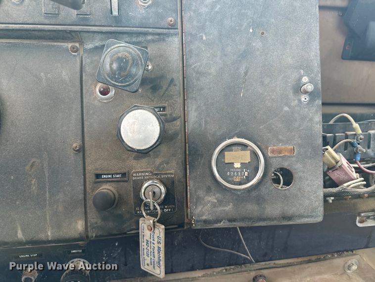 image for item DQ6858 1978 International F5070 truck cab and chassis