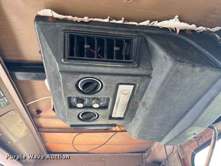 image for item DQ6858 1978 International F5070 truck cab and chassis